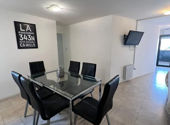 Departamento B° Guemes Con Cochera